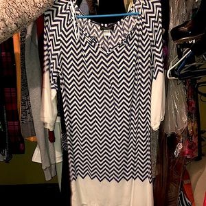 Half sleeve, knee length dress